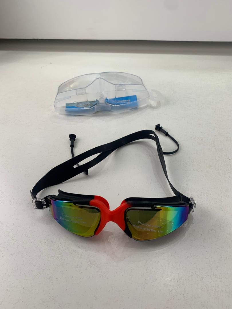 Lunettes de Natation Antibuée avec Protection UV Unisexe – نظارات سباحة إحترافية