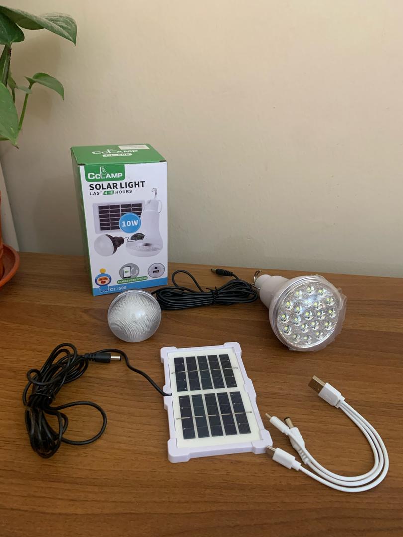Lampe de Camping LED avec Panneau Solaire 10 W – مصباح تخييم يعمل بالطاقة الشمسية